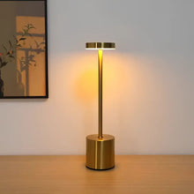 Carregar imagem no visualizador da galeria, Luminária de Mesa
